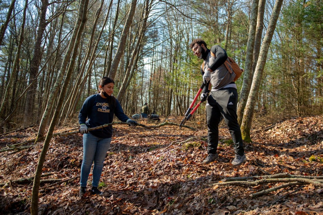 Lyco students dedicate time to the community on alternative spring